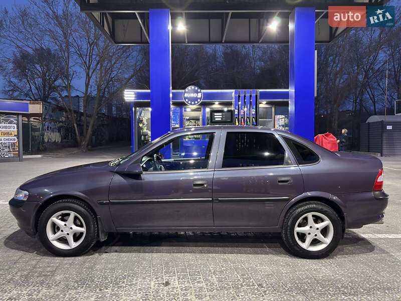 Седан Opel Vectra 1996 в Запорожье