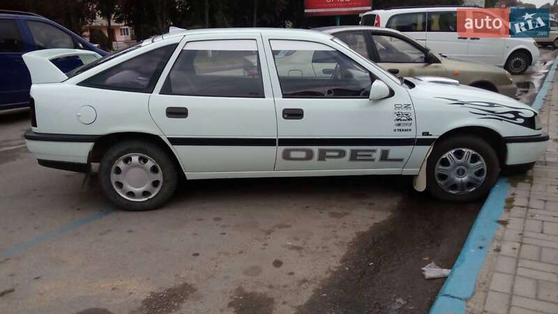 Лифтбек Opel Vectra 1989 в Каменец-Подольском