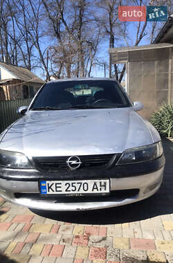 Лифтбек Opel Vectra 1996 в 