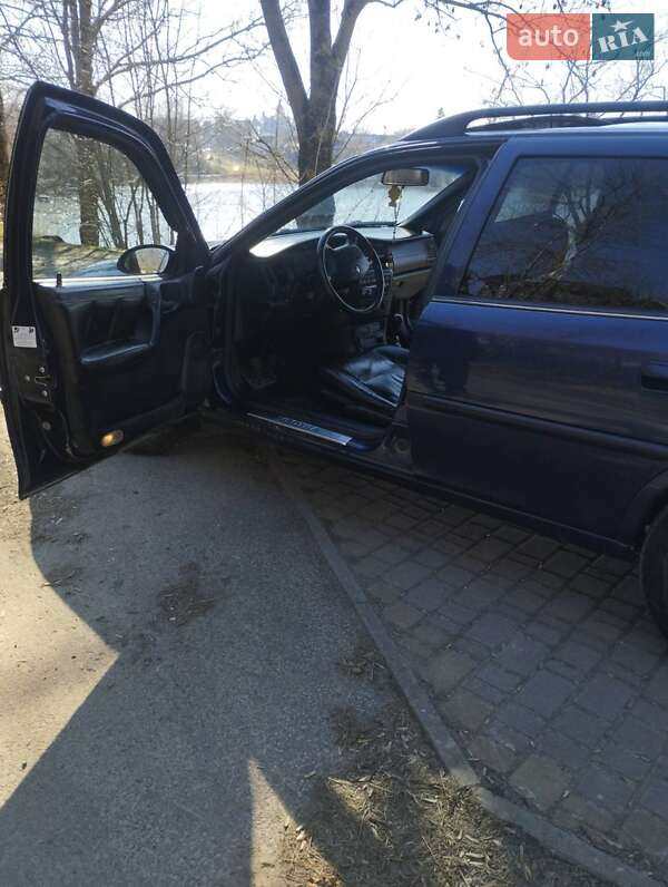 Універсал Opel Vectra 1998 в Жидачові