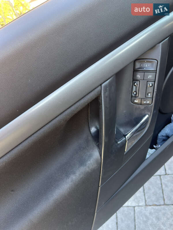 Седан Opel Vectra 2003 в Львове
