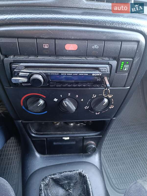 Лифтбек Opel Vectra 1999 в Львове