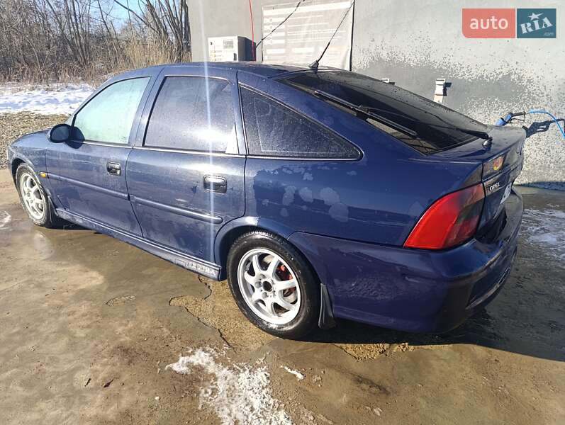 Лифтбек Opel Vectra 1999 в Львове