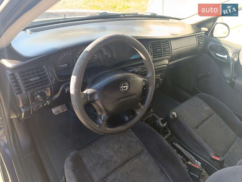 Лифтбек Opel Vectra 1999 в Львове