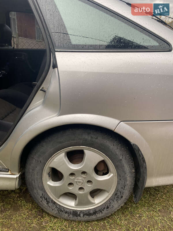 Седан Opel Vectra 2000 в Сколе