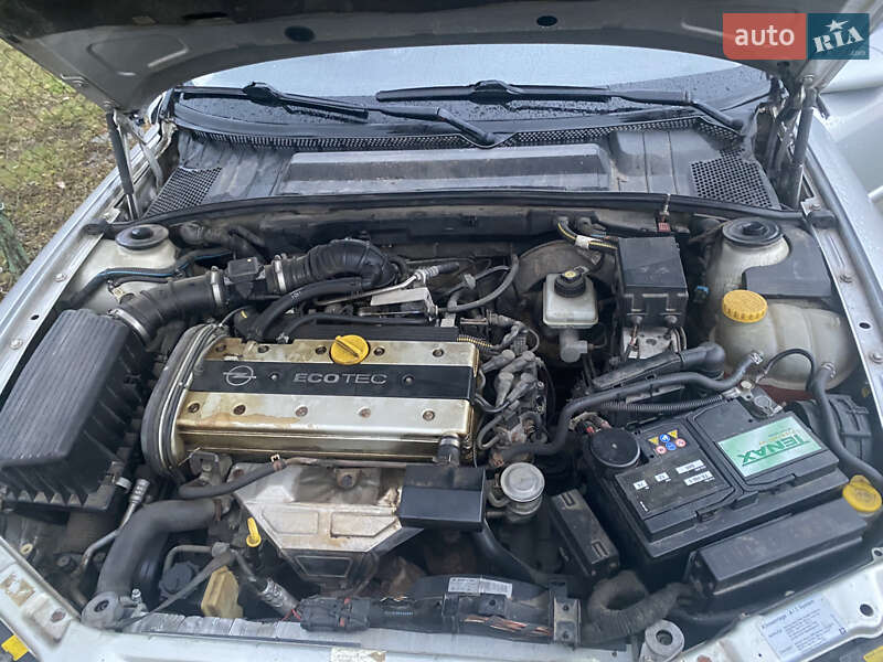 Седан Opel Vectra 2000 в Сколе