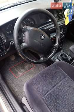 Седан Opel Vectra 1999 в 