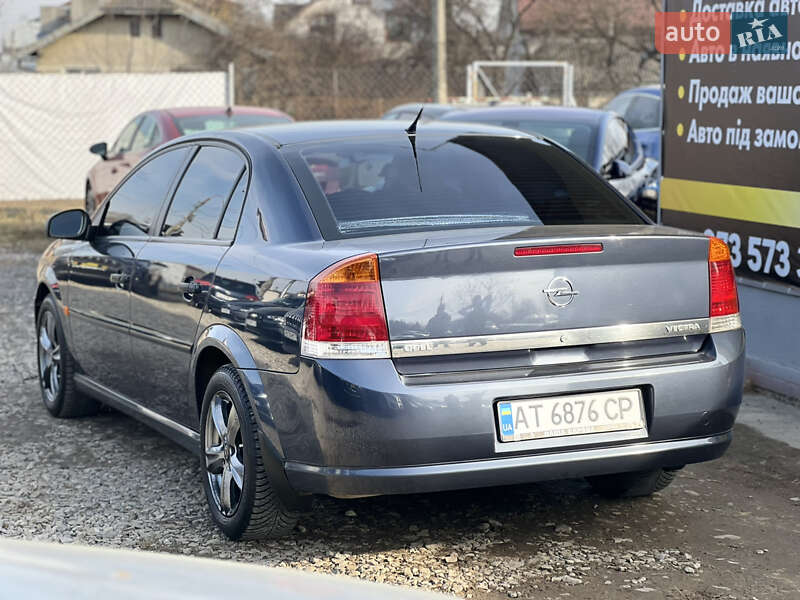 Седан Opel Vectra 2006 в Івано-Франківську