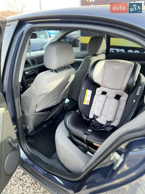 Седан Opel Vectra 2006 в Івано-Франківську