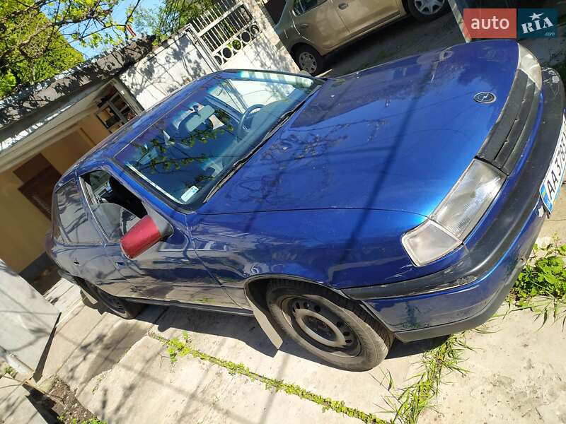 Седан Opel Vectra 1991 в Киеве