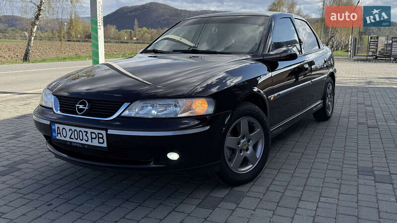 Седан Opel Vectra 2000 в Хусте
