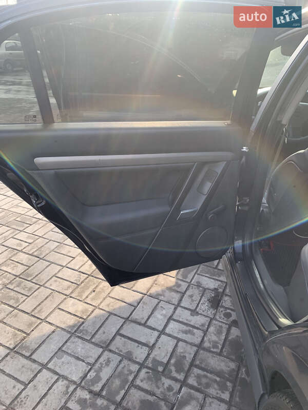 Седан Opel Vectra 2002 в Запорожье