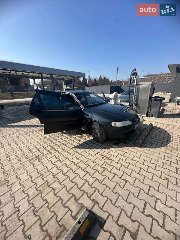 Ліфтбек Opel Vectra 1998 в Ярмолинцях