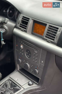 Лифтбек Opel Vectra 2003 в 