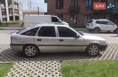 Лифтбек Opel Vectra 1992 в 