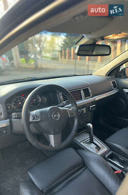 Лифтбек Opel Vectra 2006 в 