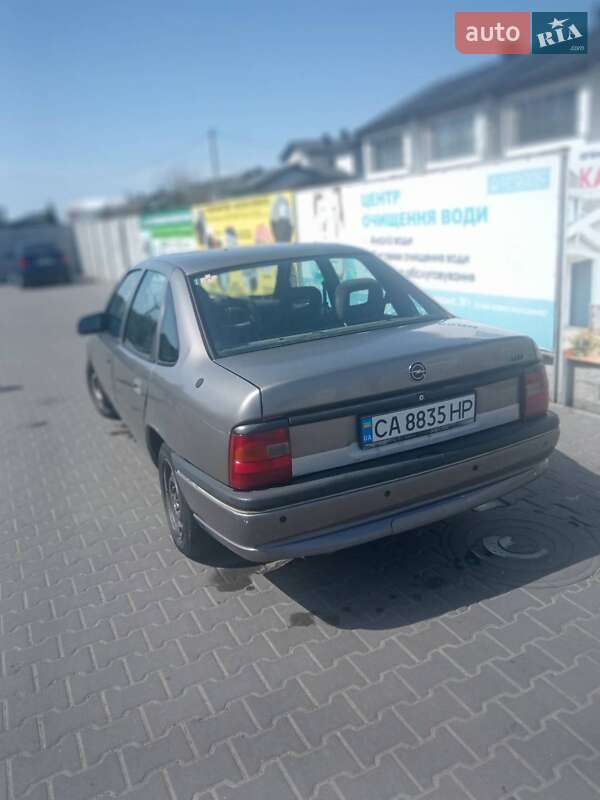 Седан Opel Vectra 1989 в Белой Церкви