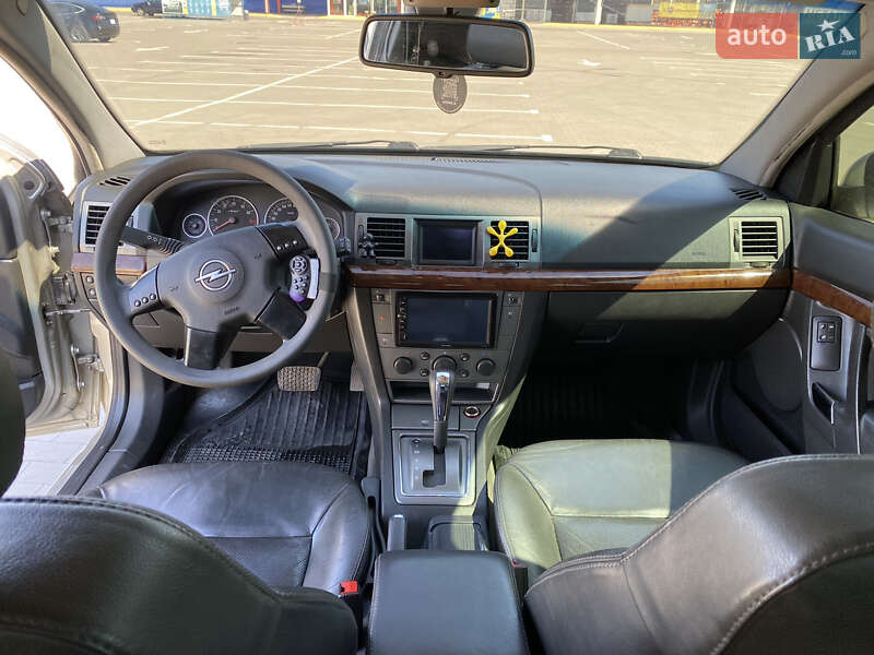 Седан Opel Vectra 2003 в 