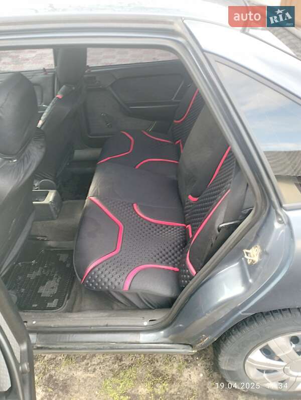 Седан Opel Vectra 1995 в Ровно