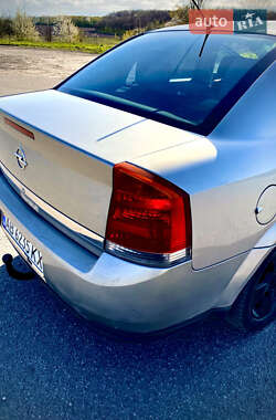 Седан Opel Vectra 2003 в 