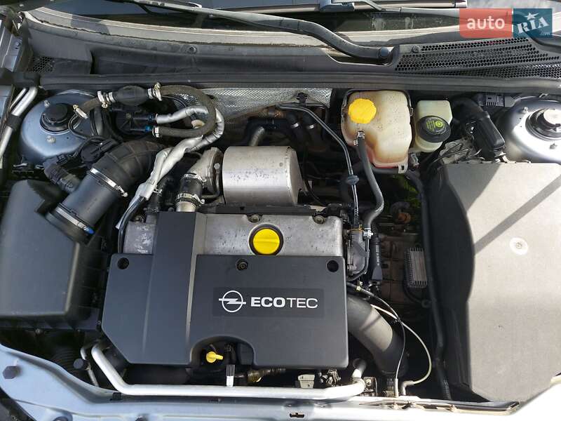 Седан Opel Vectra 2004 в Новомиргороде