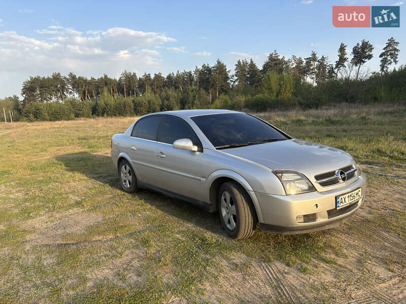 Седан Opel Vectra 2004 в Змиеве