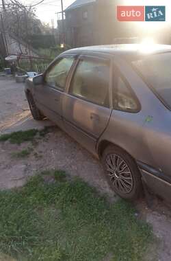 Седан Opel Vectra 1990 в 