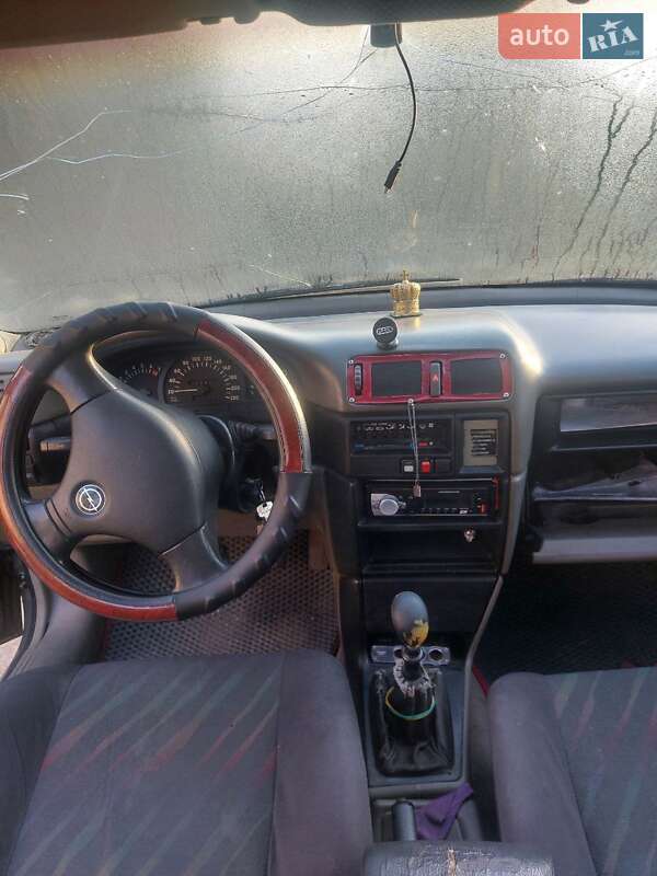 Седан Opel Vectra 1990 в Одессе
