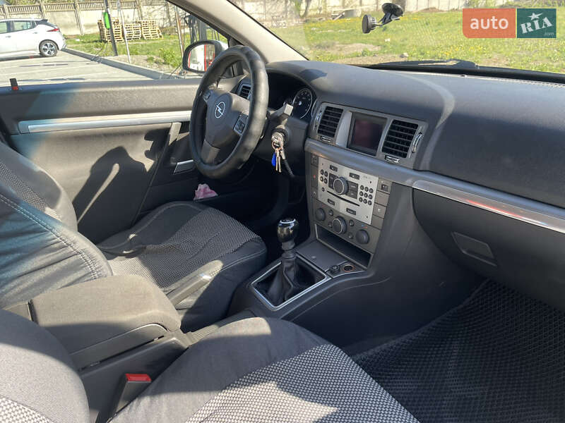Лифтбек Opel Vectra 2005 в Виннице