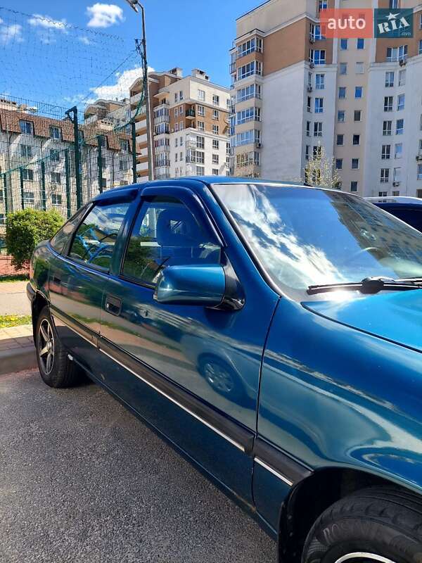 Ліфтбек Opel Vectra 1995 в Крюківщині