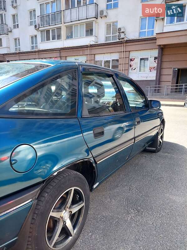 Ліфтбек Opel Vectra 1995 в Крюківщині
