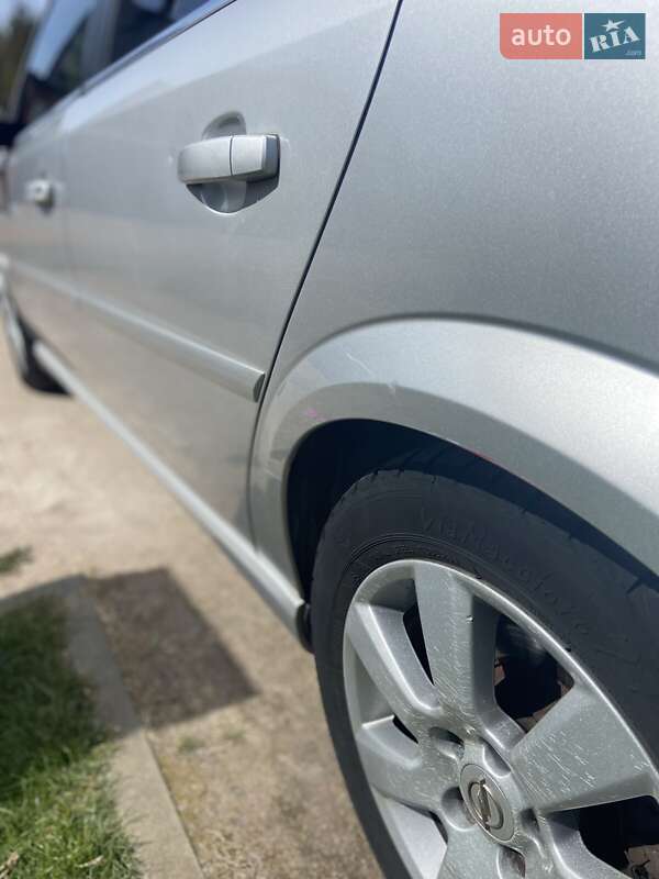 Седан Opel Vectra 2008 в Киеве