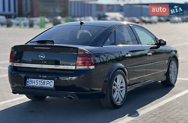 Лифтбек Opel Vectra 2006 в 