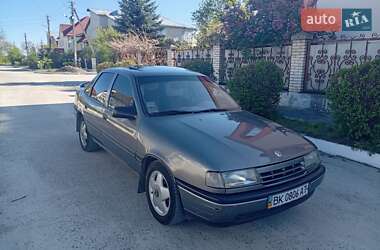 Седан Opel Vectra 1989 в Вараші
