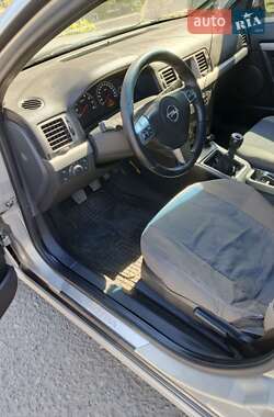 Седан Opel Vectra 2006 в 