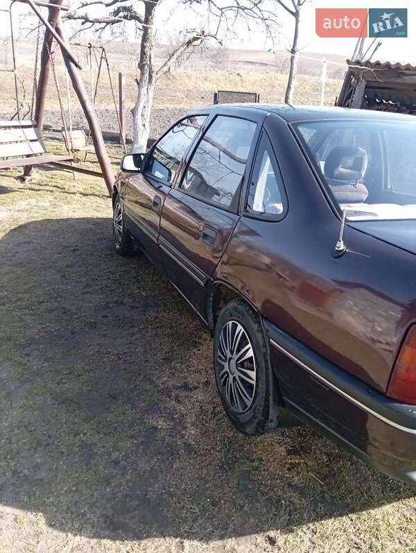 Седан Opel Vectra 1991 в Львове