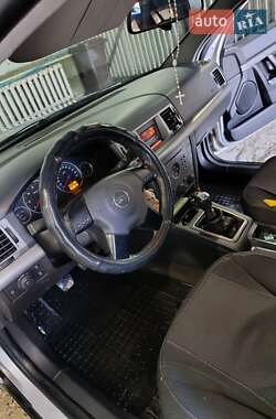 Універсал Opel Vectra 2004 в 