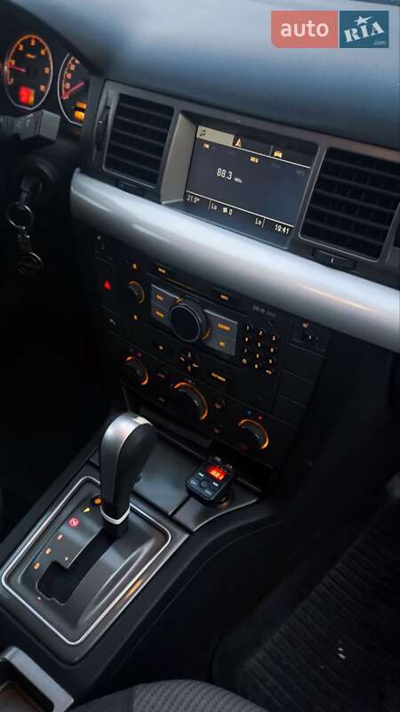 Універсал Opel Vectra 2004 в Дніпрі