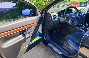 Седан Opel Vectra 2004 в 