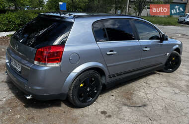 Лифтбек Opel Vectra 2003 в 