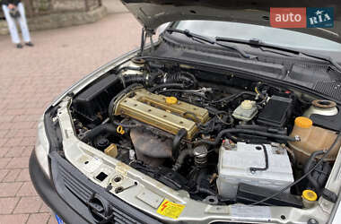 Лифтбек Opel Vectra 1997 в 