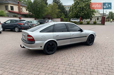 Лифтбек Opel Vectra 1997 в 