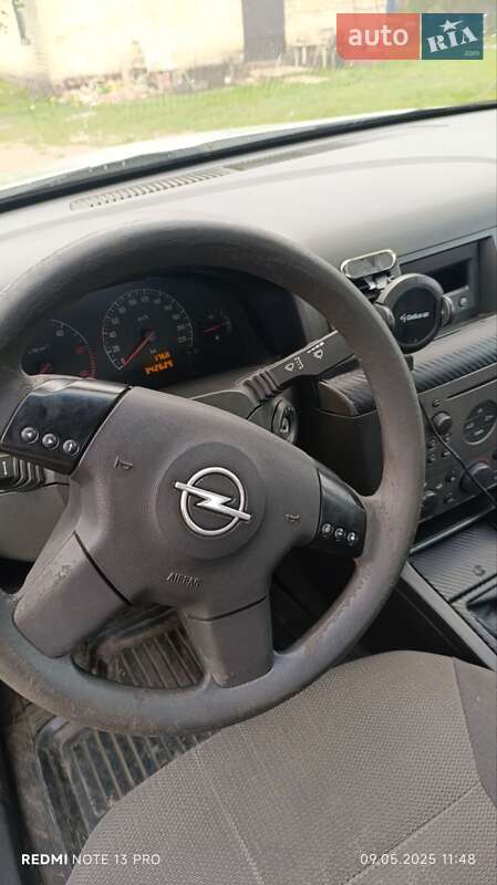 Седан Opel Vectra 2002 в Новомосковську