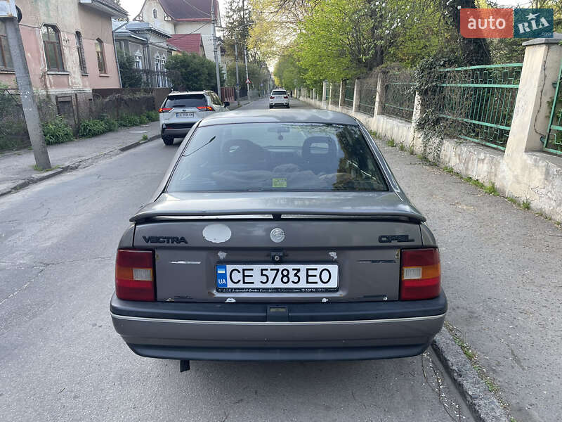 Седан Opel Vectra 1989 в Чернівцях