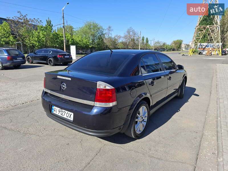 Седан Opel Vectra 2004 в Миколаєві