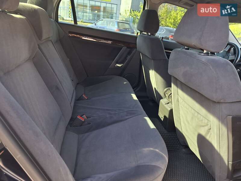 Седан Opel Vectra 2004 в Миколаєві