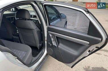 Лифтбек Opel Vectra 2004 в 