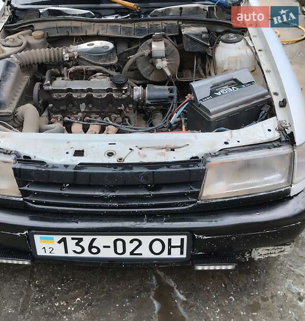 Седан Opel Vectra 1990 в 