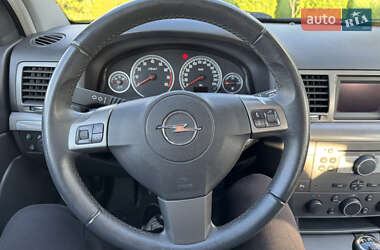 Седан Opel Vectra 2005 в 