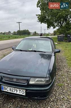 Седан Opel Vectra 1995 в Жовкві